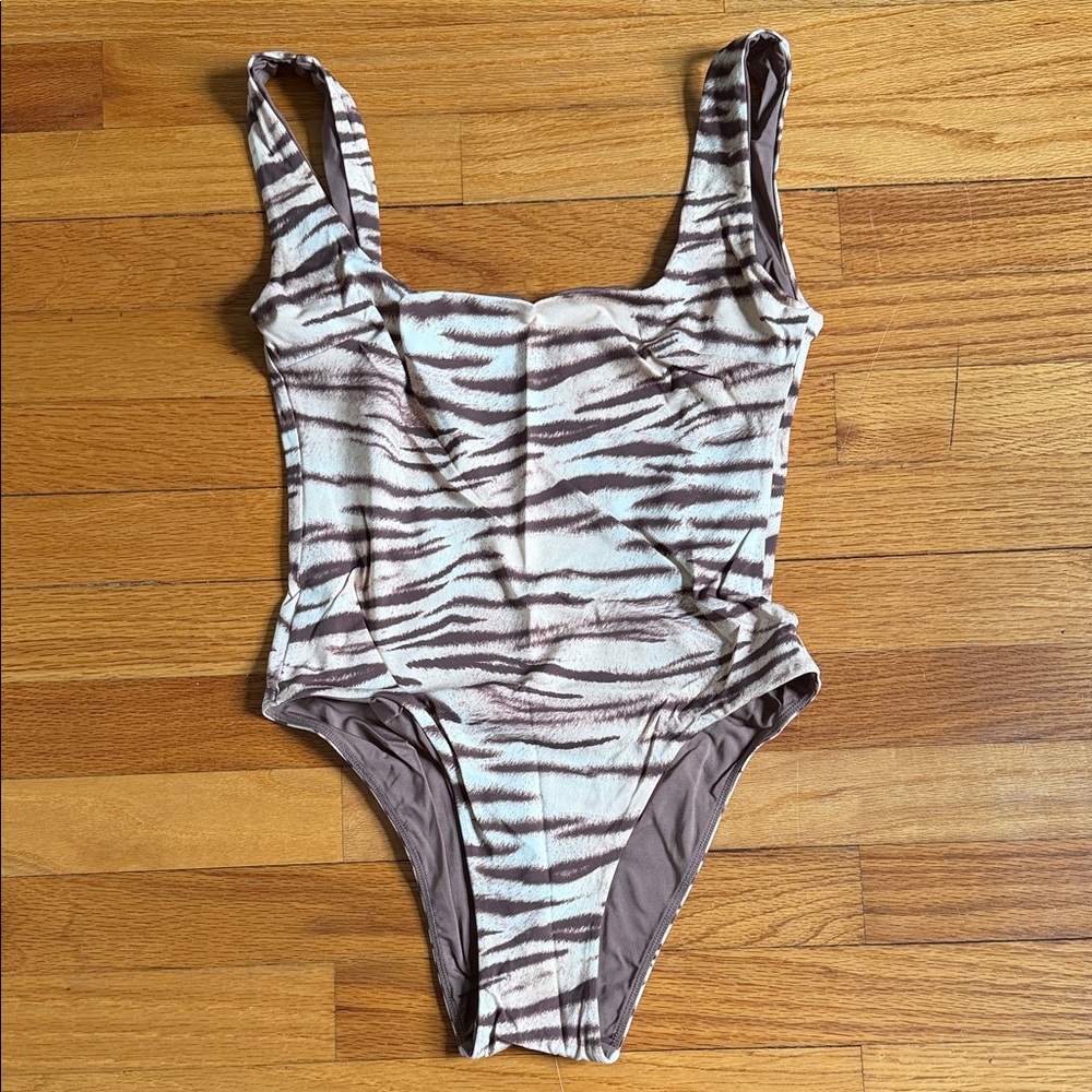Monday Swimwear Sardinia One Piece Tiger Size Small
